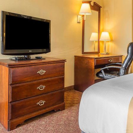 Quality Inn Calera Bagian luar foto