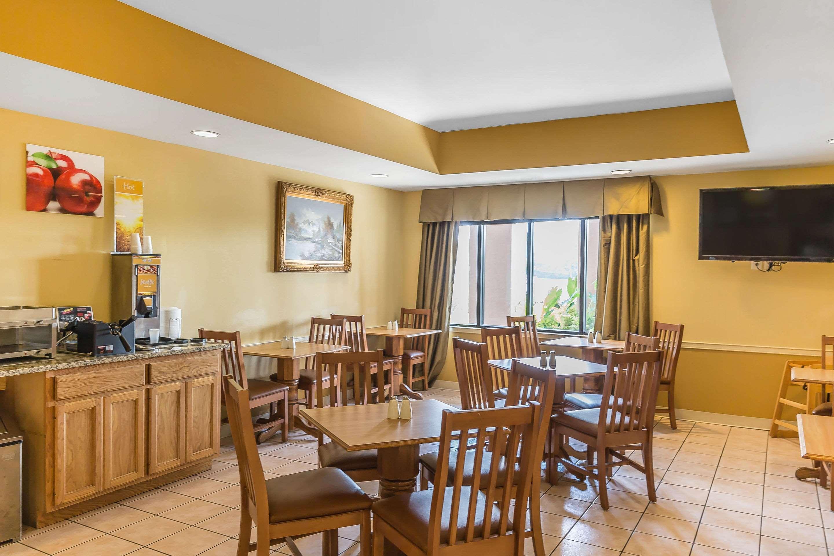 Quality Inn Calera Bagian luar foto