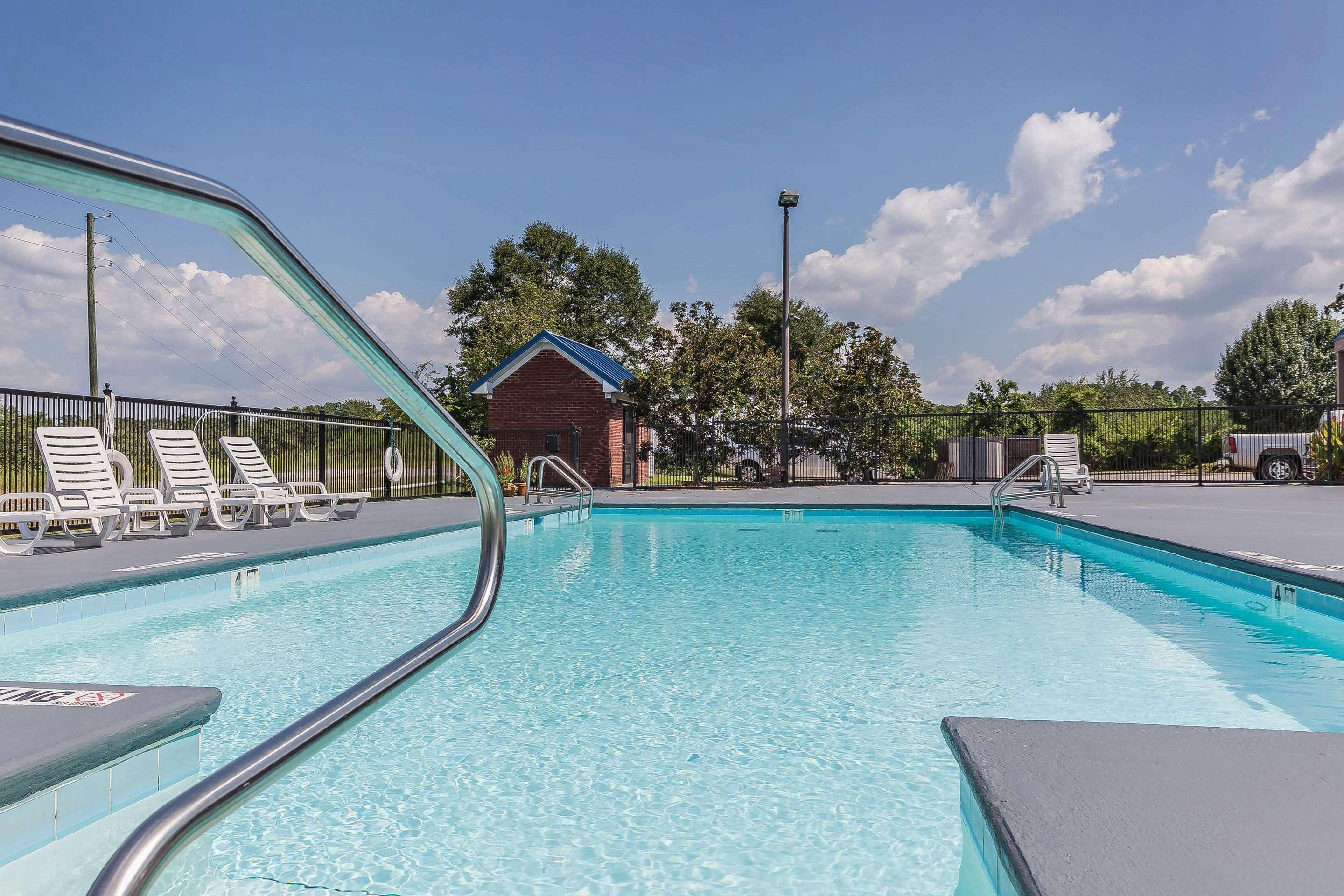 Quality Inn Calera Bagian luar foto