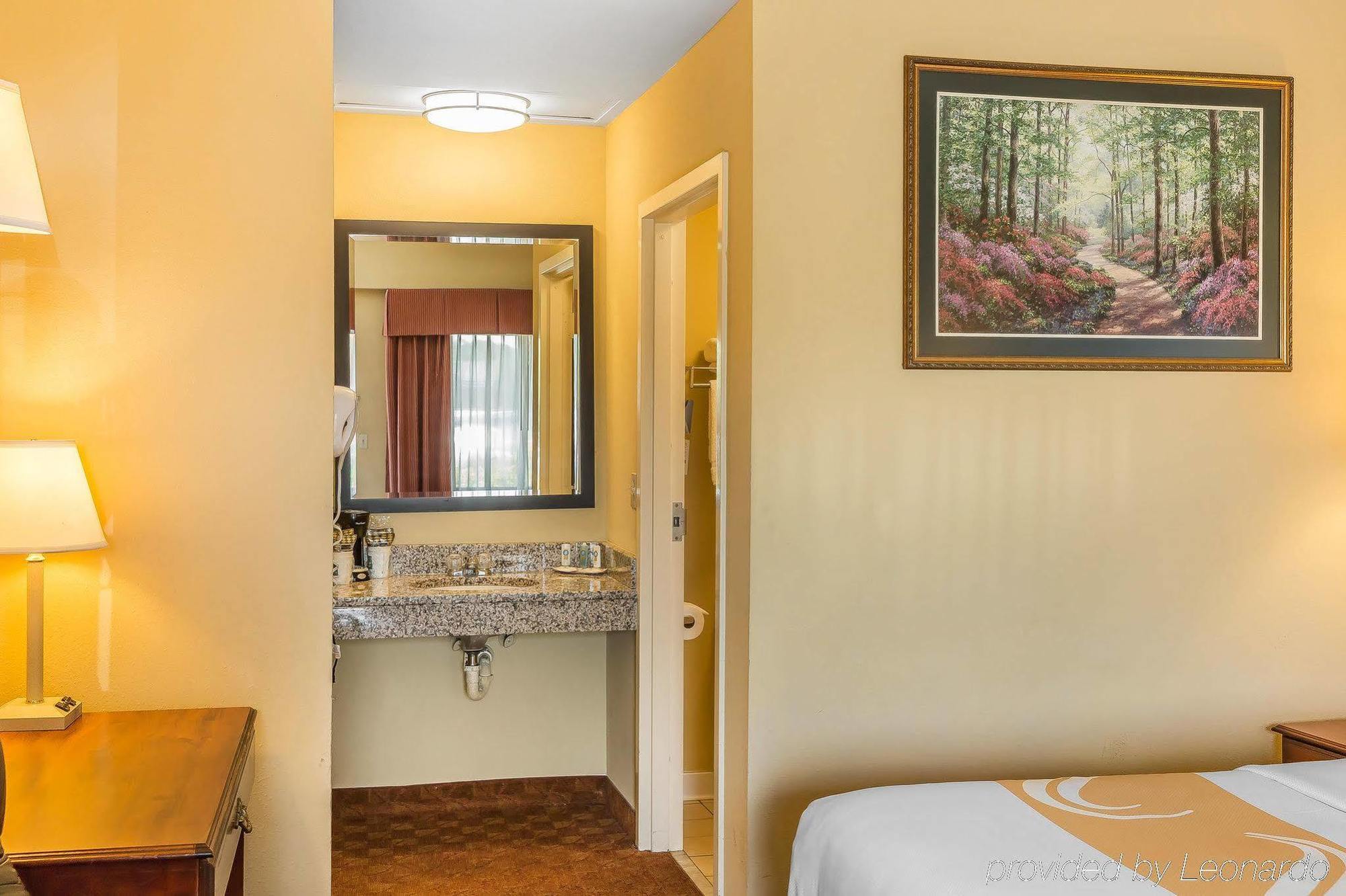 Quality Inn Calera Bagian luar foto