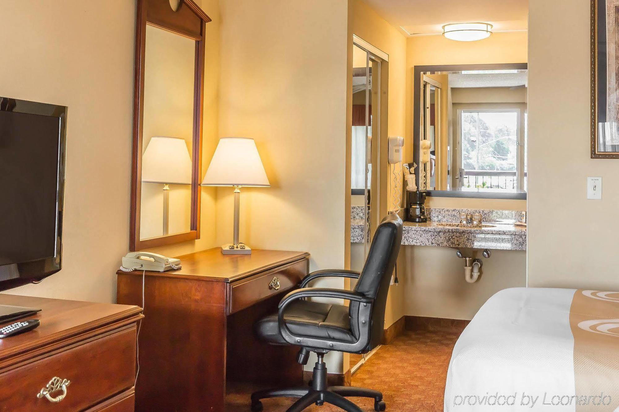 Quality Inn Calera Bagian luar foto