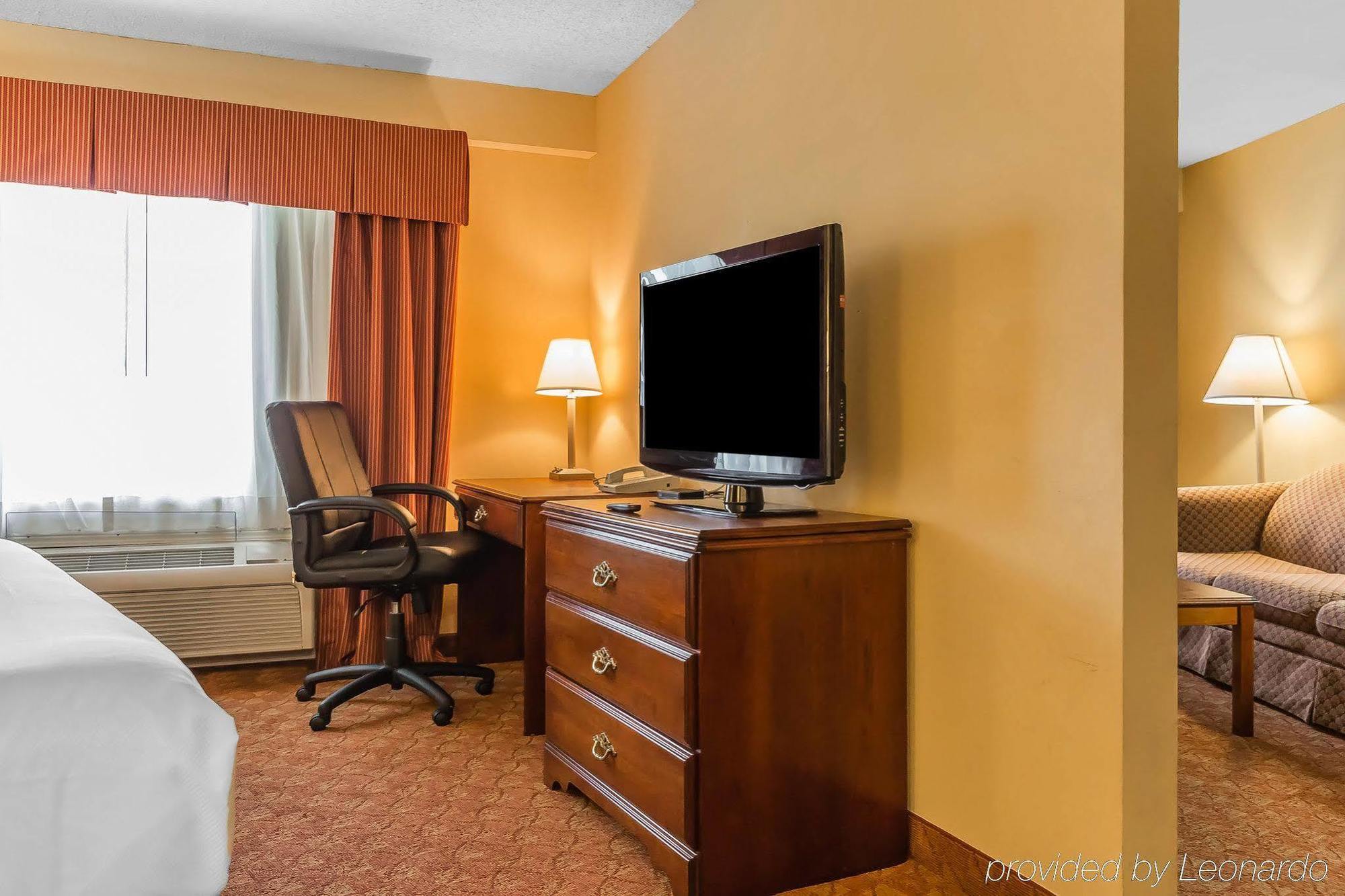 Quality Inn Calera Bagian luar foto