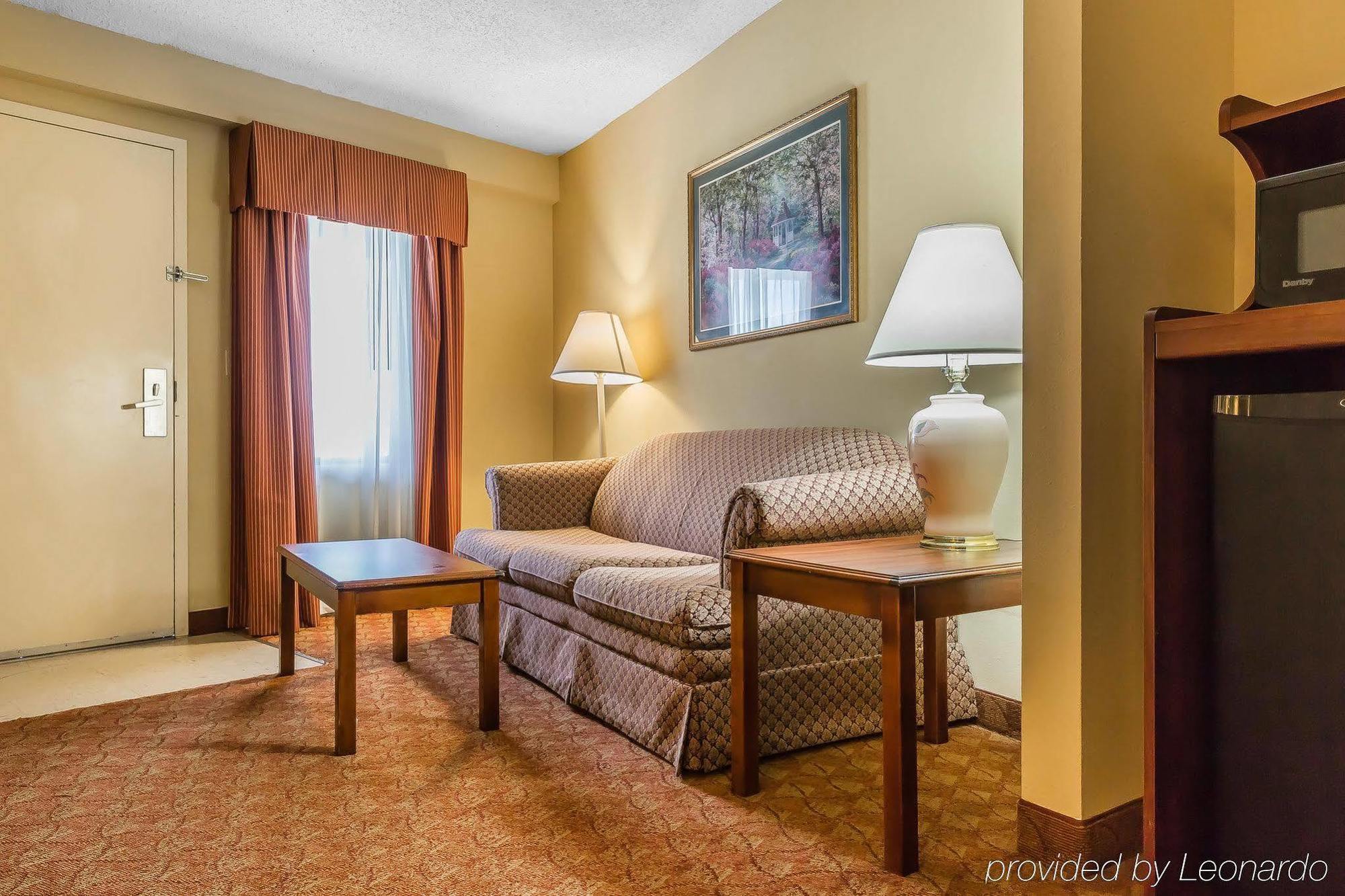 Quality Inn Calera Bagian luar foto